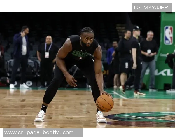 今天绿军主场迎战76人杰伦布朗伤愈复出助力球队争胜 今天绿军主场迎战76人杰伦布朗伤愈复出助力球队争胜