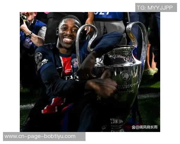 登贝莱荣归故里埃夫勒市展现金球奖荣耀回顾成长之路 登贝莱荣归故里埃夫勒市展现金球奖荣耀回顾成长之路