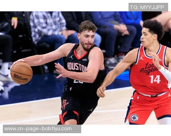 莫布里防守申京仅6分30秒却被打爆后者9投7中狂砍16分